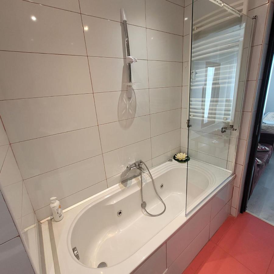 Anastasia Bratianu Apart 28B Beautiful View Self Check From 2 Pm Bukarest Eksteriør billede